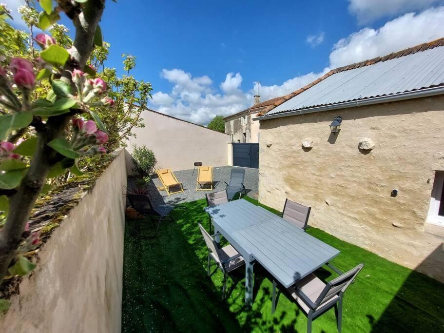 Fontaines  La Maisonnette Du Marais מראה חיצוני תמונה